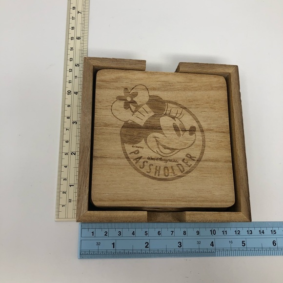Disney World Passholder Minnie Wooden Coaster Set - Picture 11 of 11